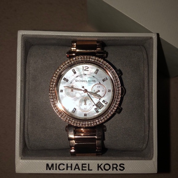 Rose gold Michael Kors watch - Picture 2 of 6